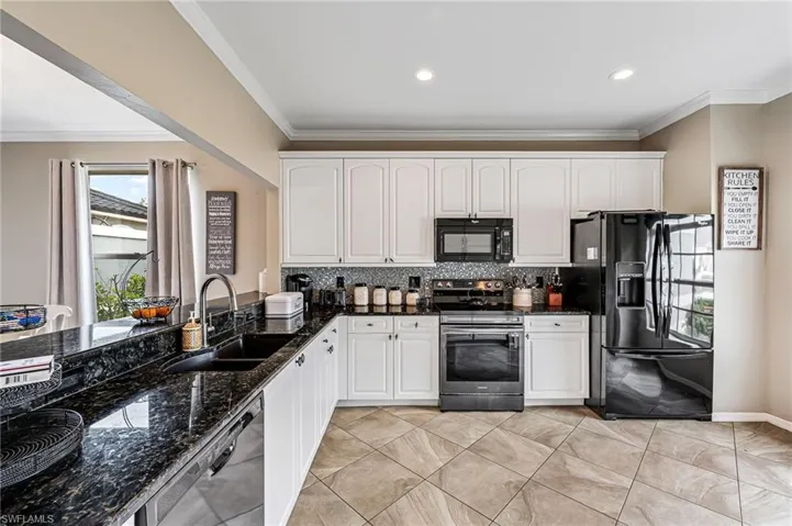 Beautifully updated kitchen