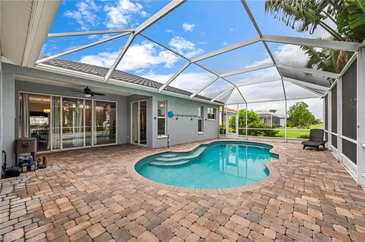 expansive lanai