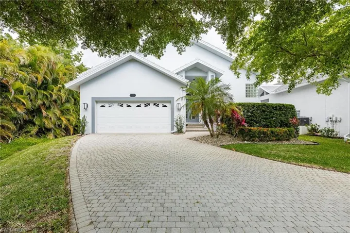 Welcome to 7218 Falcon Crest Ct!