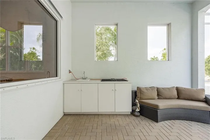Outdoor Kitchen with Electric Grill.