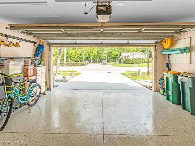 5313  Whitten  DR, Naples, FL 34104