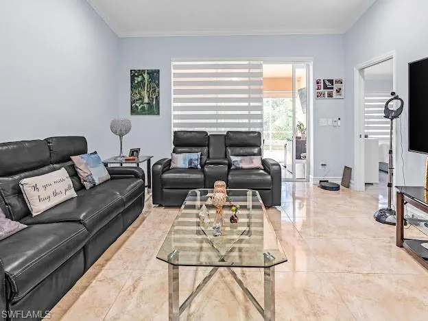 5313  Whitten  DR, Naples, FL 34104