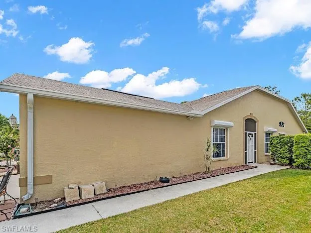 5313  Whitten  DR, Naples, FL 34104