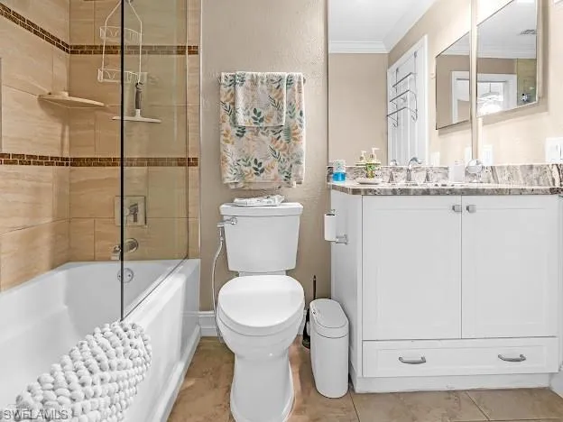 5313  Whitten  DR, Naples, FL 34104