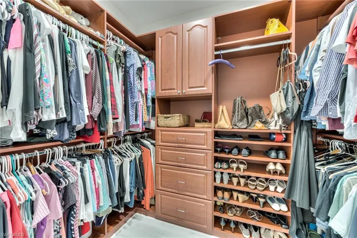 Spacious walk-in with organizers