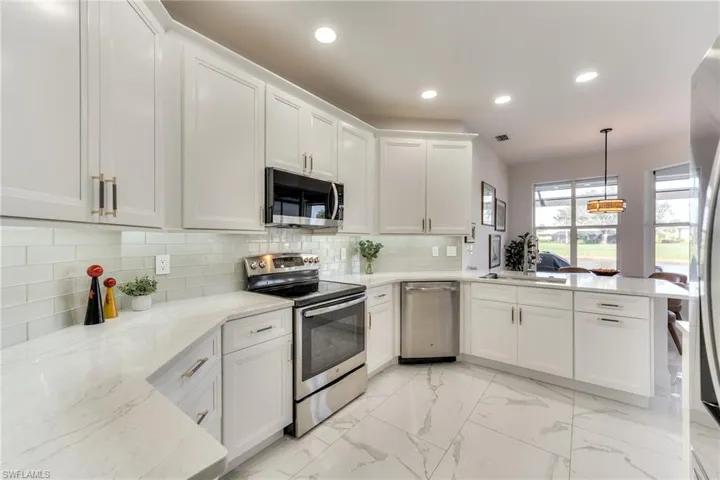 All new kitchen with quartz & stainless