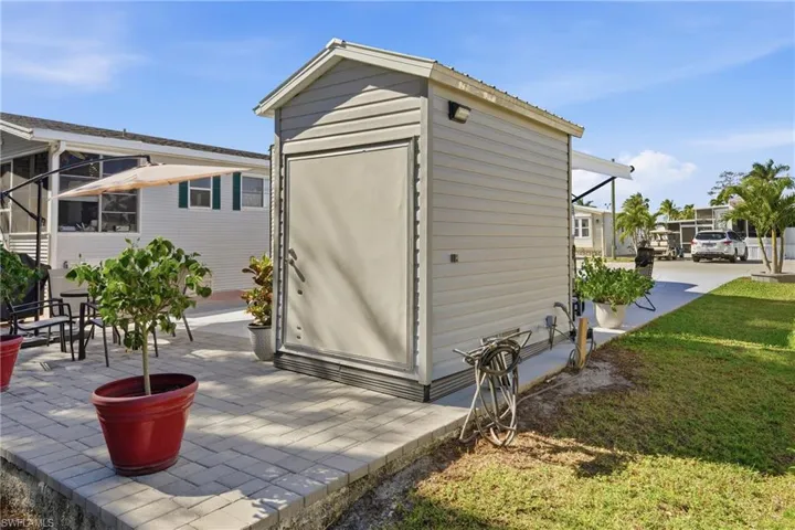 26 Bass Ln, Naples, Florida 34114