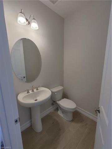 Powder Room - 1/2 bathroom