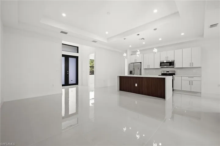 843 Bianca Ave S, Lehigh Acres, Florida 33974