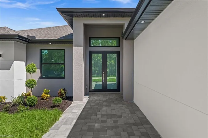 843 Bianca Ave S, Lehigh Acres, Florida 33974