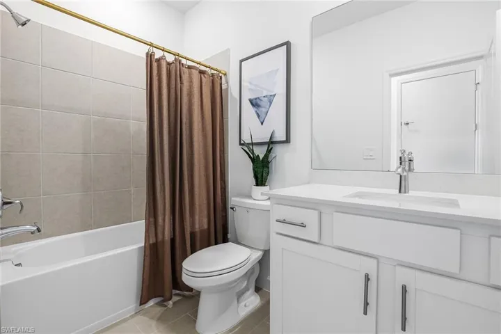 3960 Coneflower St, Alva, Florida 33920