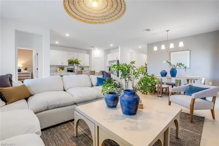 3960 Coneflower St, Alva, Florida 33920