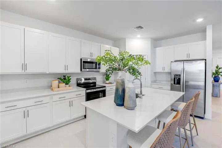 3960 Coneflower St, Alva, Florida 33920