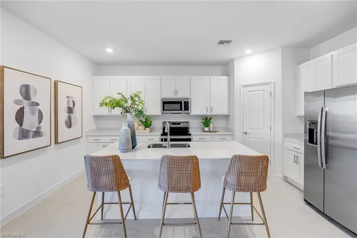 3960 Coneflower St, Alva, Florida 33920