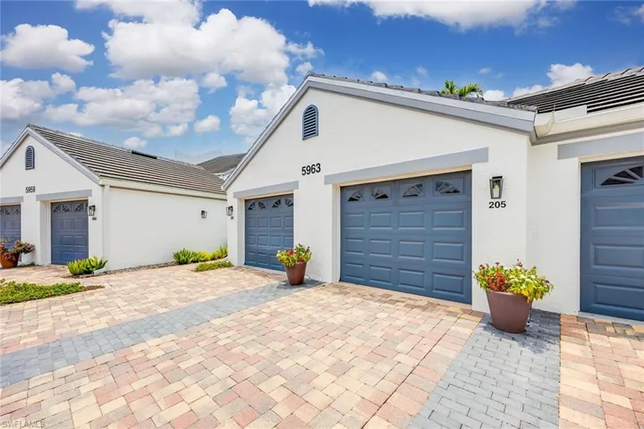 5963  Sand Wedge  LN, Naples, FL 34110