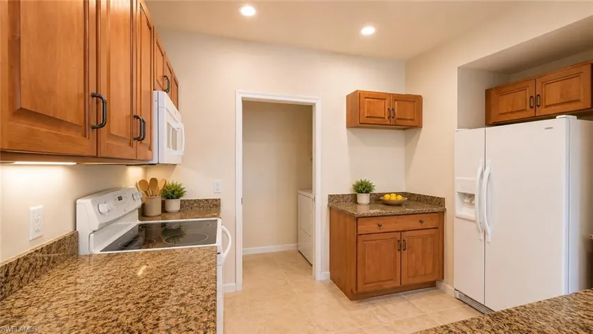 13100 Bella Casa Cir 235, Fort Myers, Florida 33966
