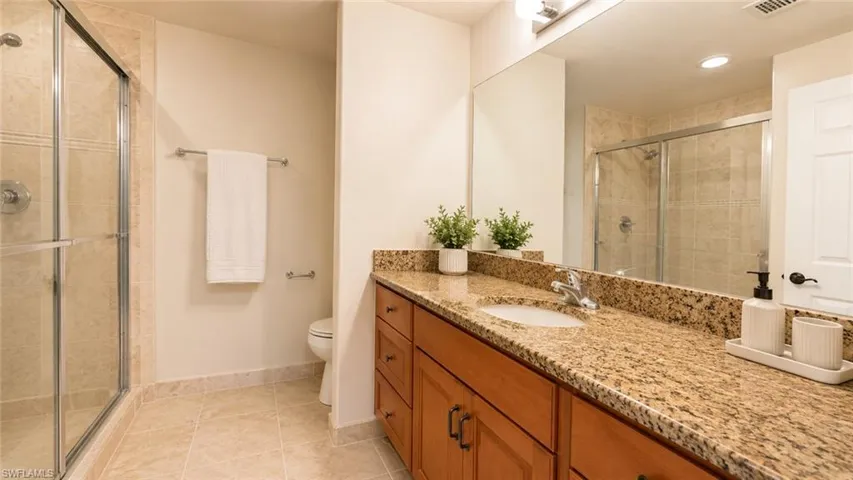 13100 Bella Casa Cir 235, Fort Myers, Florida 33966