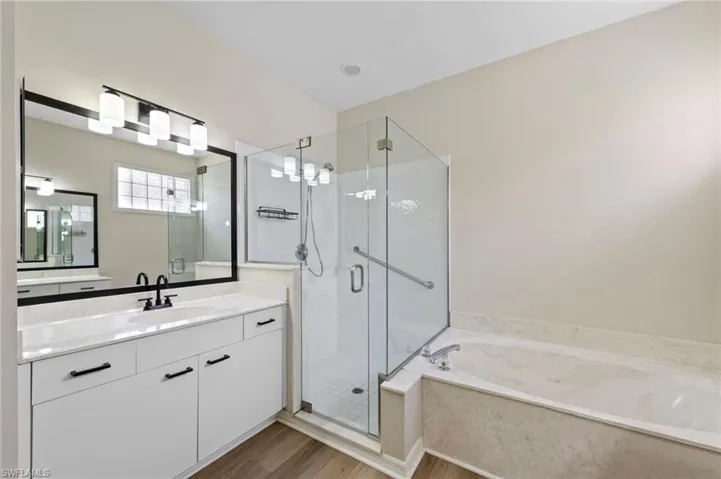 168 Livermore Ln, Naples, Florida 34119