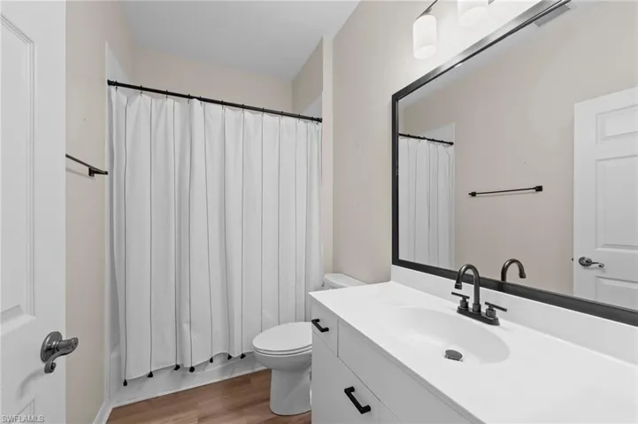 168 Livermore Ln, Naples, Florida 34119
