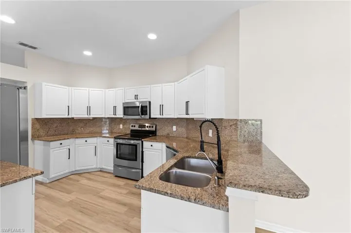 168 Livermore Ln, Naples, Florida 34119