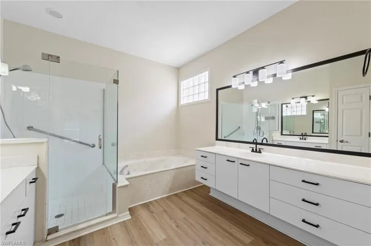 168 Livermore Ln, Naples, Florida 34119