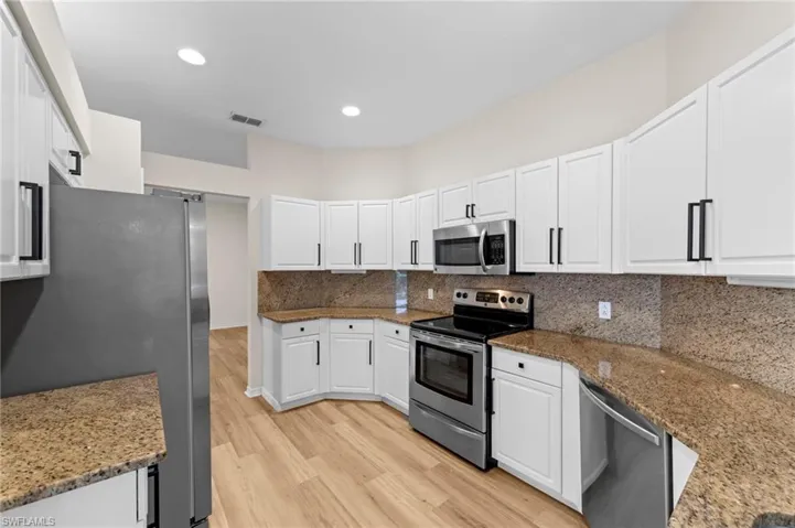 168 Livermore Ln, Naples, Florida 34119
