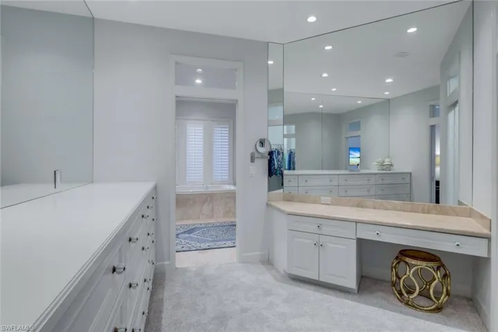 Prepare for  your day in this spacious area.