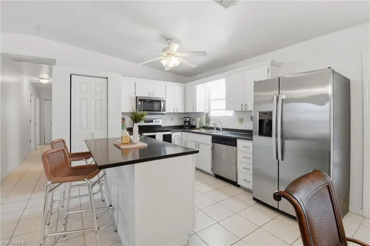 2111 Ne 25th St, Cape Coral, Florida 33909