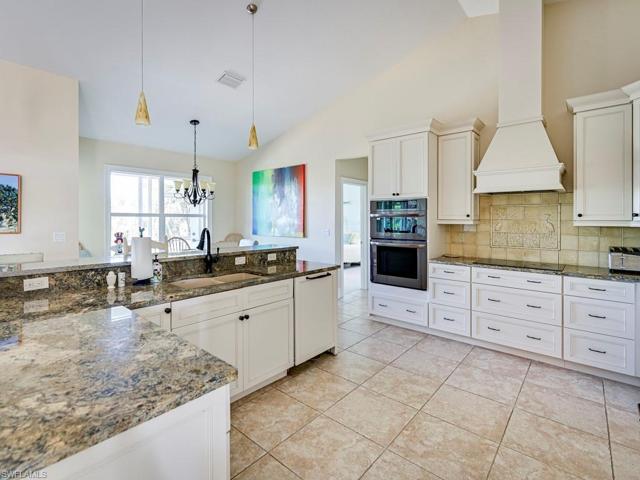 Kitchen/Custom Cabinets