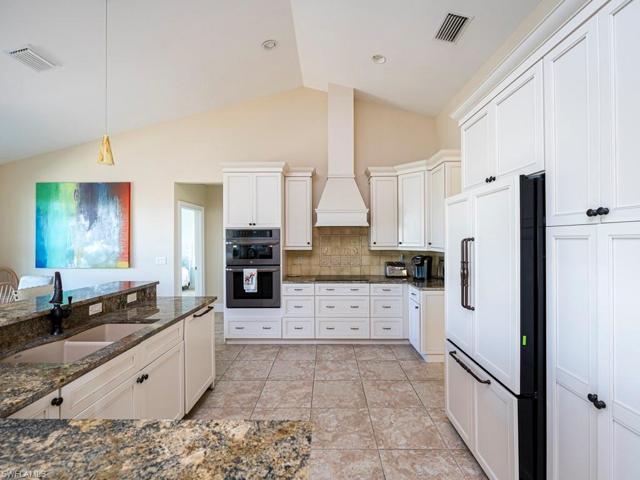 Kitchen w/ Cooktop & Wall Oven