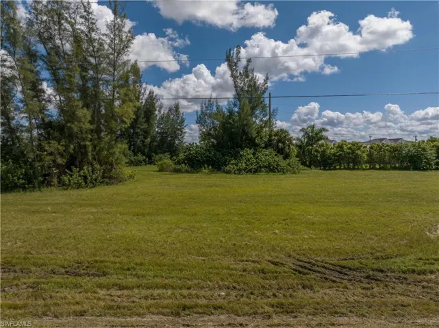 307 SW 16th  PL, Cape Coral, FL 33991