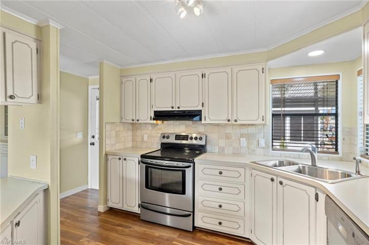 190  Oceans  BLVD, NAPLES, FL 34104