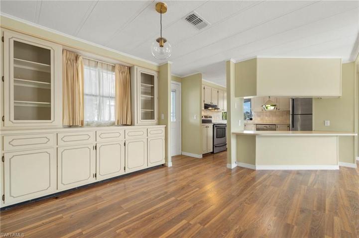 190  Oceans  BLVD, NAPLES, FL 34104