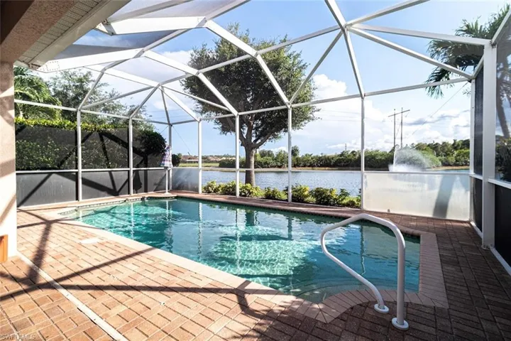 2540 Keystone Lake Dr, Cape Coral, Florida 33909