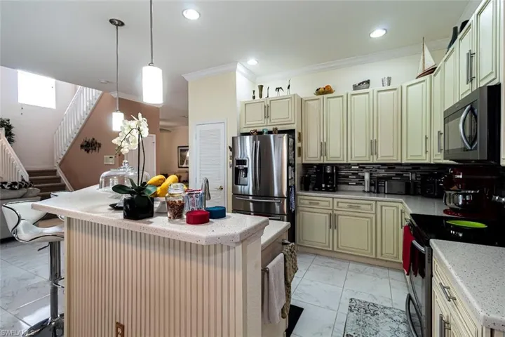 2540 Keystone Lake Dr, Cape Coral, Florida 33909