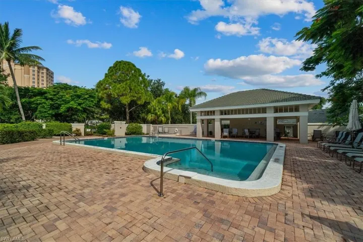 900  Arbor Lake  DR, Naples, FL 34110