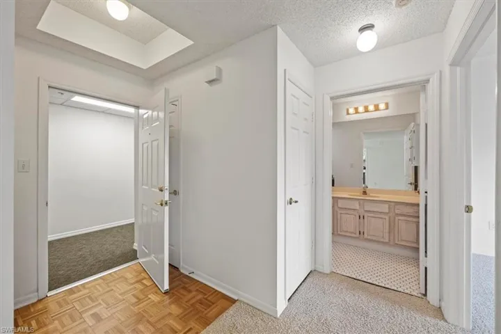 900  Arbor Lake  DR, Naples, FL 34110