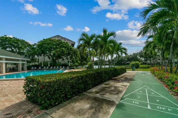 900  Arbor Lake  DR, Naples, FL 34110