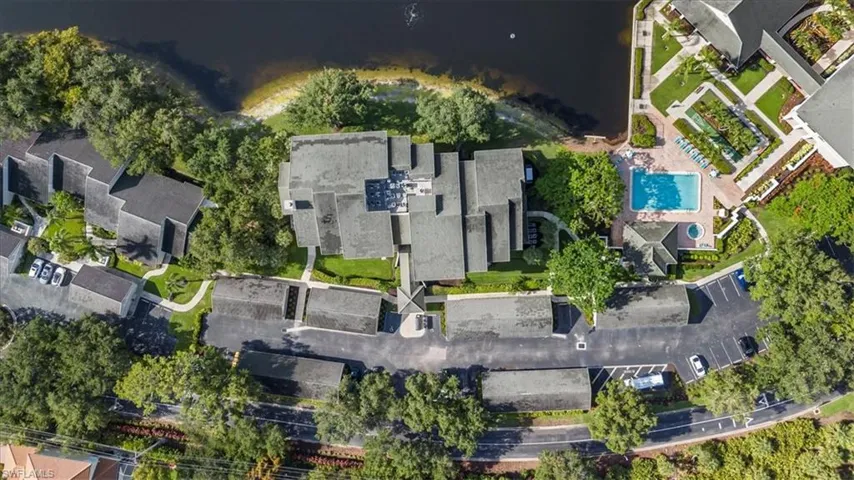 900  Arbor Lake  DR, Naples, FL 34110
