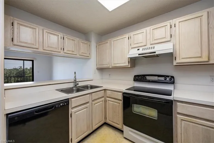 900  Arbor Lake  DR, Naples, FL 34110