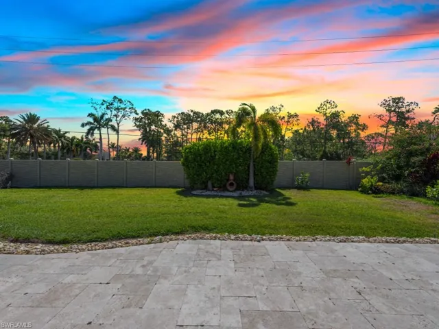1638  Serrano  CIR, Naples, FL 34105