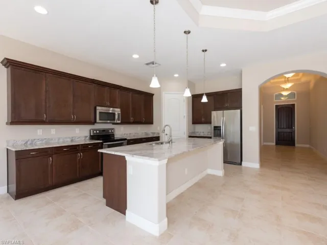 1638  Serrano  CIR, Naples, FL 34105