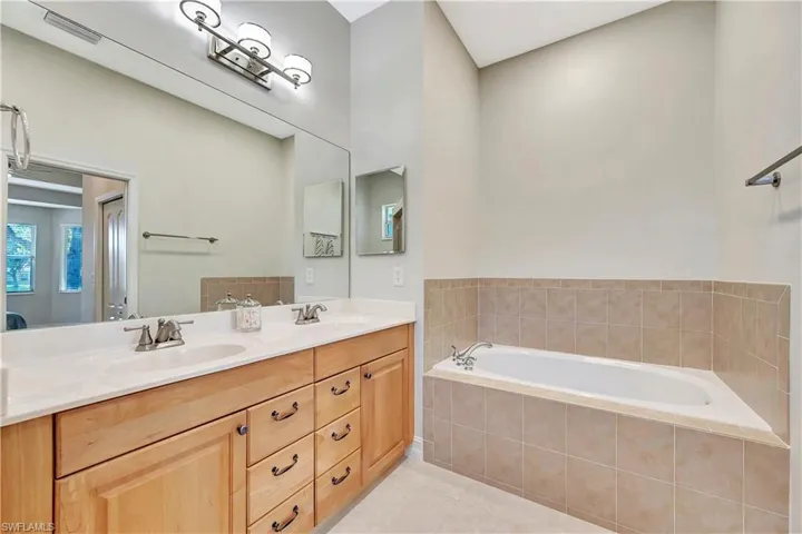 8165  Sanctuary  DR, Naples, FL 34104