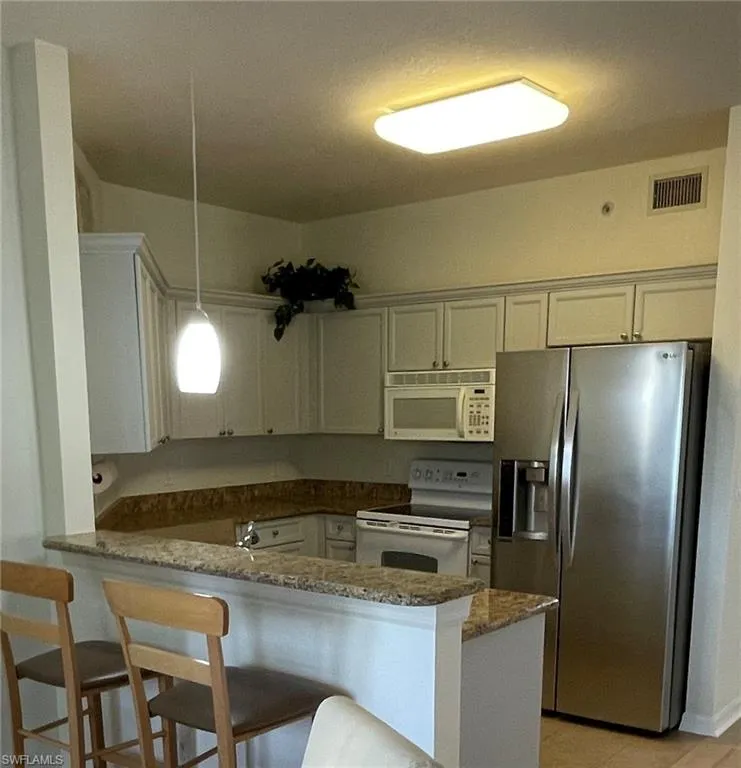 10041 Lake Cove DR, Fort Myers, FL 33908,225054139
