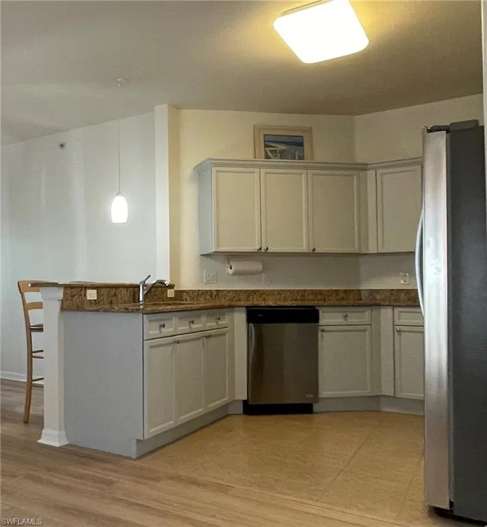 10041 Lake Cove DR, Fort Myers, FL 33908,225054139