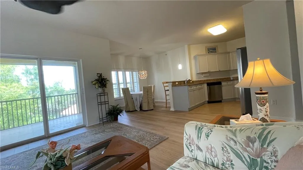 10041 Lake Cove DR, Fort Myers, FL 33908,225054139