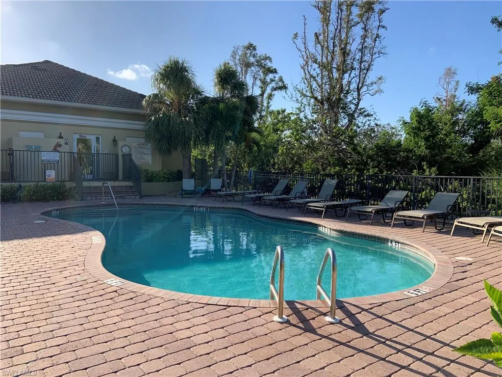 10041 Lake Cove DR, Fort Myers, FL 33908,225054139