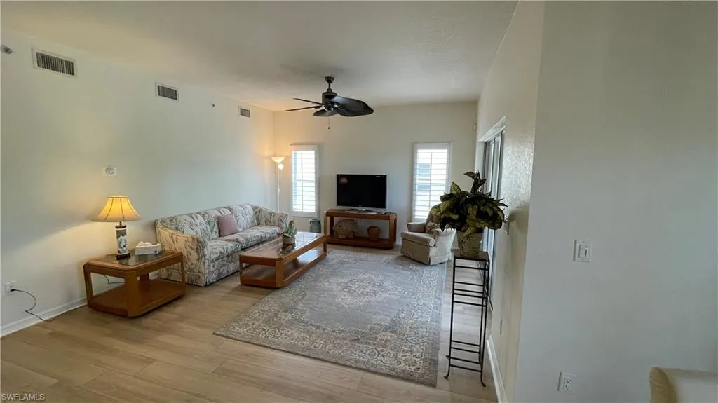 10041 Lake Cove DR, Fort Myers, FL 33908,225054139
