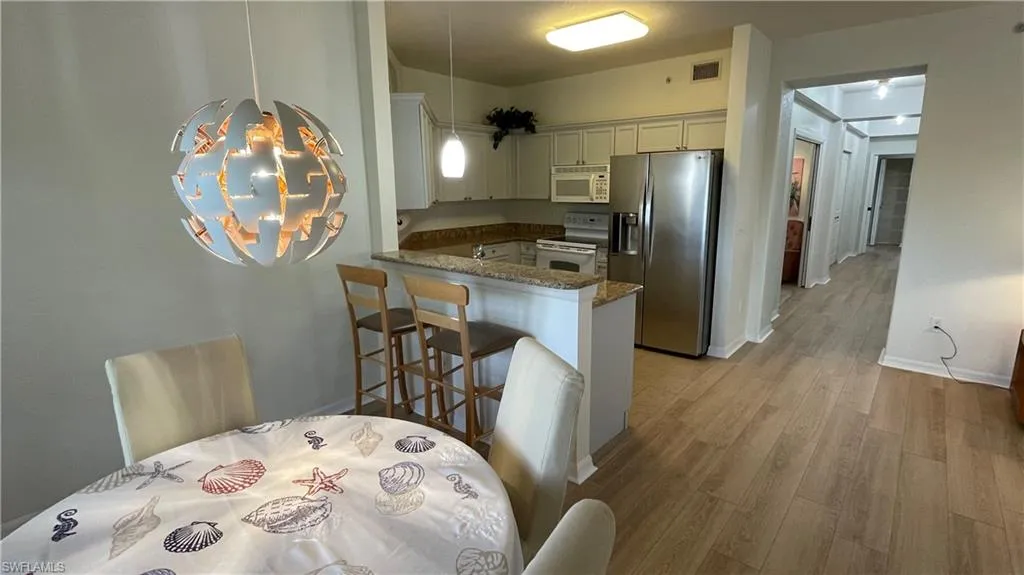 10041 Lake Cove DR, Fort Myers, FL 33908,225054139
