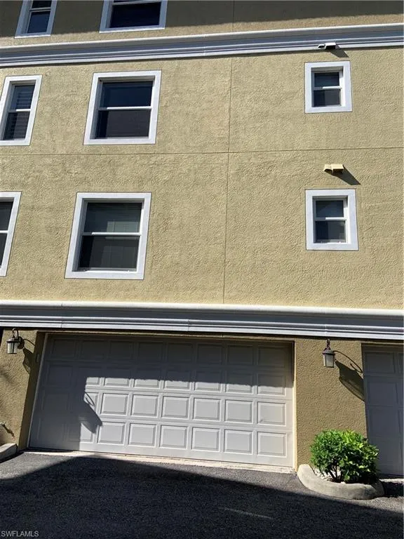 10041 Lake Cove DR, Fort Myers, FL 33908,225054139